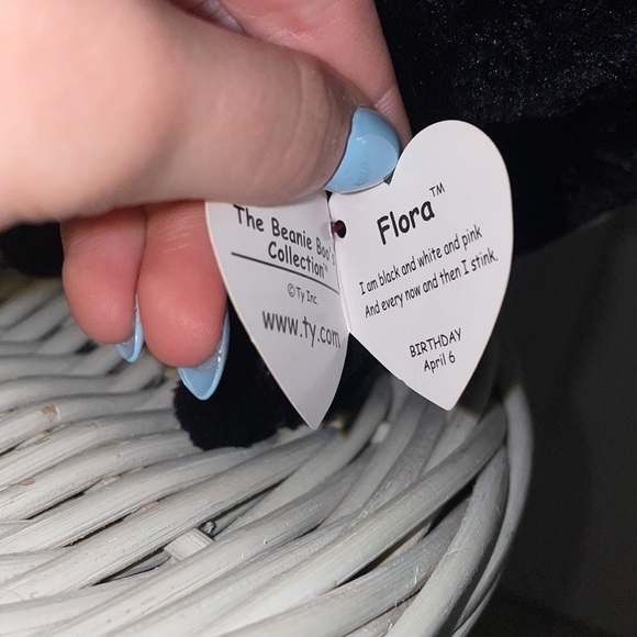 Flora the Skunk Beanie Boo - Picture 2 of 3